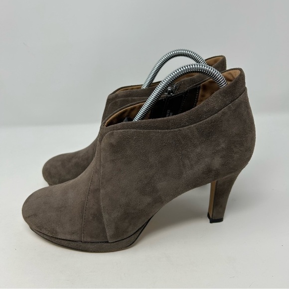 Clarks Artisan Kently Lala Dark Taupe Gray Suede Heel Booties Heels Size 9.5 - Picture 6 of 11